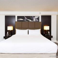 Отель Pantages Hotel Toronto Centre Канада, Торонто - отзывы, цены и фото номеров - забронировать отель Pantages Hotel Toronto Centre онлайн комната для гостей фото 3