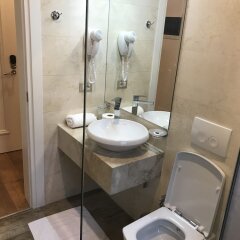 Отель Sandy Beach Resort Албания, Голем - отзывы, цены и фото номеров - забронировать отель Sandy Beach Resort онлайн ванная