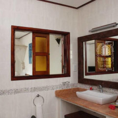 Chateau St Cloud Hotel in La Digue, Seychelles from 190$, photos, reviews - zenhotels.com bathroom photo 3
