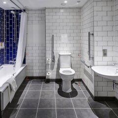 Отель Holiday Inn Southampton Великобритания, Саутгемптон - отзывы, цены и фото номеров - забронировать отель Holiday Inn Southampton онлайн ванная фото 2