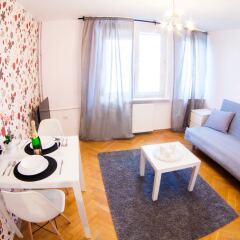 Отель Little Home - Warsaw Royal Польша, Варшава - отзывы, цены и фото номеров - забронировать отель Little Home - Warsaw Royal онлайн комната для гостей фото 3