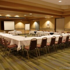 Отель Accent Inns Burnaby Канада, Бурнаби - 1 отзыв об отеле, цены и фото номеров - забронировать отель Accent Inns Burnaby онлайн помещение для мероприятий