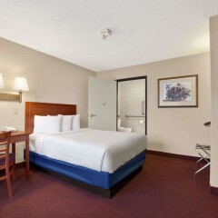 Отель Days Inn Las Vegas at Wild Wild West Gambling Hall США, Лас-Вегас - 8 отзывов об отеле, цены и фото номеров - забронировать отель Days Inn Las Vegas at Wild Wild West Gambling Hall онлайн удобства в номере фото 2