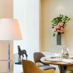 Sofitel Paris Baltimore Tour Eiffel Hotel в номере
