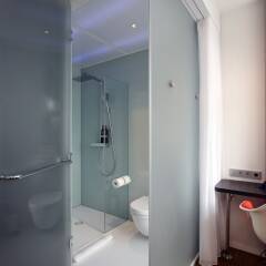 Отель citizenM Amstel Amsterdam ванная фото 2