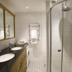 Отель Residence Perseus Apartments Швеция, Стокгольм - отзывы, цены и фото номеров - забронировать отель Residence Perseus Apartments онлайн ванная