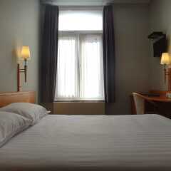 Отель Safestay Brussels сейф в номере