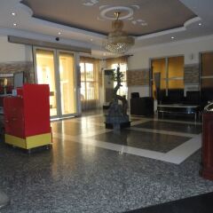Отель SDM Tavern and Suites интерьер отеля фото 2