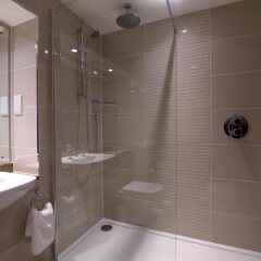 Отель Macdonald Holyrood Hotel and Spa Великобритания, Эдинбург - 1 отзыв об отеле, цены и фото номеров - забронировать отель Macdonald Holyrood Hotel and Spa онлайн ванная