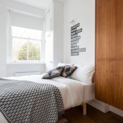 Отель The Notting Hill Nook - Bright & Quiet 2BDR Apartment Великобритания, Лондон - отзывы, цены и фото номеров - забронировать отель The Notting Hill Nook - Bright & Quiet 2BDR Apartment онлайн комната для гостей фото 4