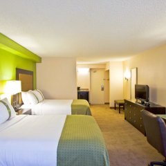 Отель Holiday Inn & Suites Across From Universal Orlando, an IHG Hotel США, Орландо - отзывы, цены и фото номеров - забронировать отель Holiday Inn & Suites Across From Universal Orlando, an IHG Hotel онлайн комната для гостей фото 4