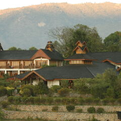 Отель Inle Lake View Resort & Spa бассейн фото 2