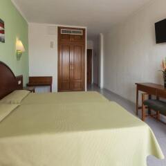 Hotel Riutort комната для гостей