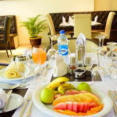 Отель Monty Suites & Golf питание