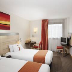 Отель Holiday Inn Express Barcelona - Molins de Rei комната для гостей фото 5