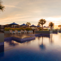 Отель Best Western Patong Beach бассейн