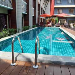 Отель P.Chaweng Guest House Самуи бассейн