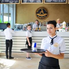 Отель International Iliria Дуррес бассейн