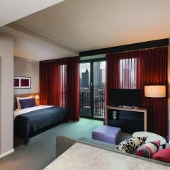 Отель Adina Apartment Hotel Frankfurt Neue Oper Германия, Франкфурт-на-Майне - 1 отзыв об отеле, цены и фото номеров - забронировать отель Adina Apartment Hotel Frankfurt Neue Oper онлайн комната для гостей фото 4