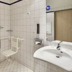 Отель Holiday Inn Express Düsseldorf City North ванная