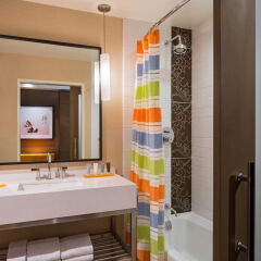 Отель JW Marriott Los Angeles L.A. LIVE ванная фото 2
