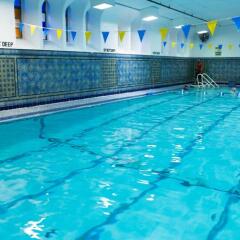Отель West Side YMCA бассейн фото 3