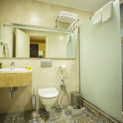 Отель Colosseum Marina Hotel Грузия, Батуми - отзывы, цены и фото номеров - забронировать отель Colosseum Marina Hotel онлайн ванная фото 2