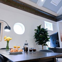 Апартаменты Spacious 2-bedroom Apartment in the Trendy Area of Copenhagen Vesterbro Фредериксберг питание