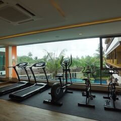 Отель Aqua Resort Phuket фитнесс-зал