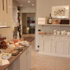 Hotel Le Vigne di Corvino Сан-Мартино-Сиккомарио питание