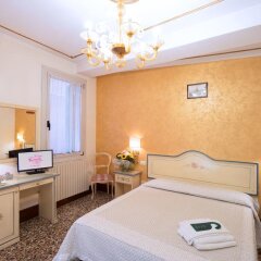 Отель Locanda Cavanella Италия, Венеция - отзывы, цены и фото номеров - забронировать отель Locanda Cavanella онлайн комната для гостей фото 5