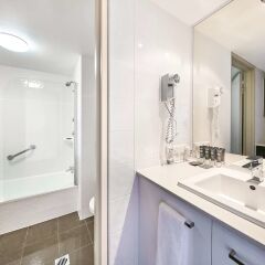 Отель Novotel Surfers Paradise ванная фото 2