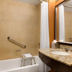 Отель Hilton Columbus/Polaris Колумбус ванная фото 2