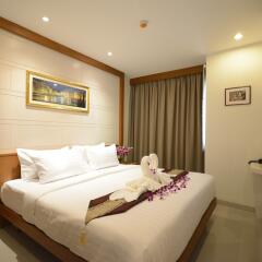 Expat Hotel Patong Center комната для гостей