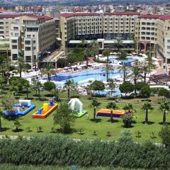 Silence Beach Resort Турция, Сиде - 1 отзыв об отеле, цены и фото номеров - забронировать отель Silence Beach Resort - All Inclusive онлайн бассейн