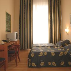 Hotel Swing City комната для гостей