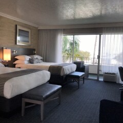 West Beach Inn, a Coast Hotel спа