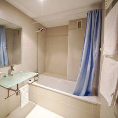 Отель Realrent Marina Real (ex. Realrent Avenida Del Puerto) Валенсия ванная фото 2