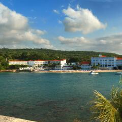 Отель Couples Tower Isle All Inclusive пляж