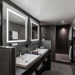Отель Best Western Premier Opera Liege Франция, Париж - 1 отзыв об отеле, цены и фото номеров - забронировать отель Best Western Premier Opera Liege онлайн ванная фото 2