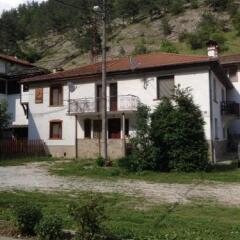 Отель Villa Petleto Чепеларе парковка