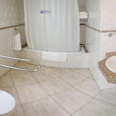 Hotel GHT Marítim ванная