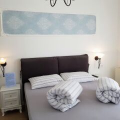 Отель Garni Villa Tyrol (Adults Only) Меран сейф в номере