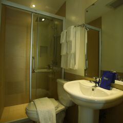 Отель Fersal Hotel - Manila Филиппины, Манила - отзывы, цены и фото номеров - забронировать отель Fersal Hotel - Manila онлайн ванная фото 2