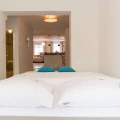 Апартаменты Canal Belt apartments - Rijksmuseum area сейф в номере