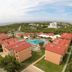 Отель Roc Cala d’en Blanes Beach Club Испания, Кала-эн-Бланес - отзывы, цены и фото номеров - забронировать отель Roc Cala d’en Blanes Beach Club онлайн пляж