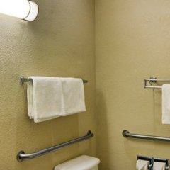 Quality Inn & Suites Terrell in Terrell, United States of America from 87$, photos, reviews - zenhotels.com bathroom