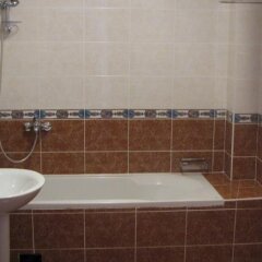 Отель Secret Garden Apartments Черногория, Свети-Стефан - отзывы, цены и фото номеров - забронировать отель Secret Garden Apartments онлайн ванная