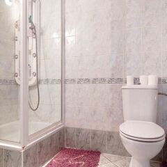 Отель Гостевой Дом Anton House Польша, Варшава - 3 отзыва об отеле, цены и фото номеров - забронировать отель Гостевой Дом Anton House онлайн ванная