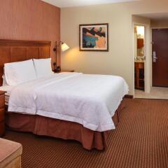 Отель Hampton Inn Albuquerque - University Midtown комната для гостей фото 3